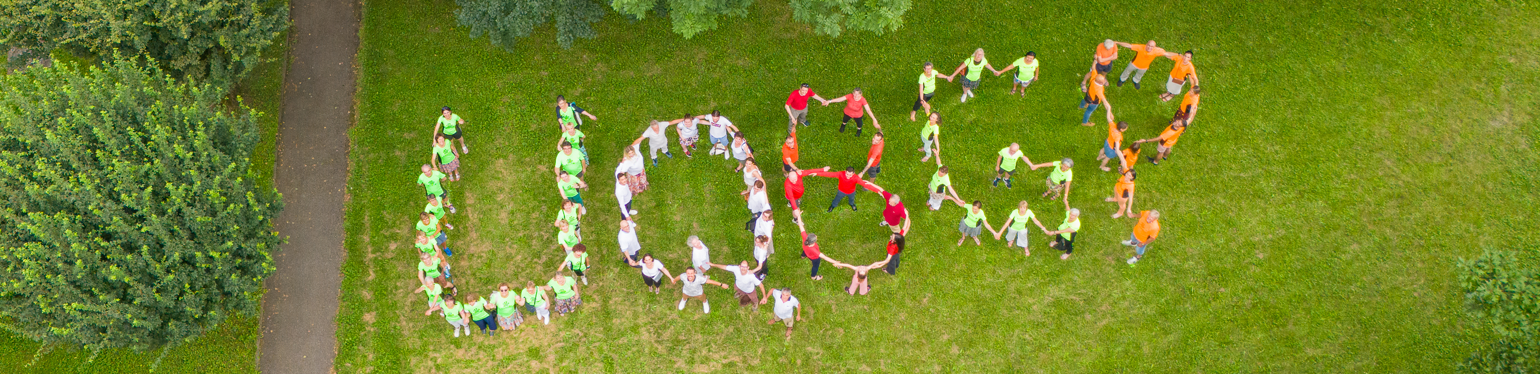 Photo drone du logo formé par les membres de l'UQBGP